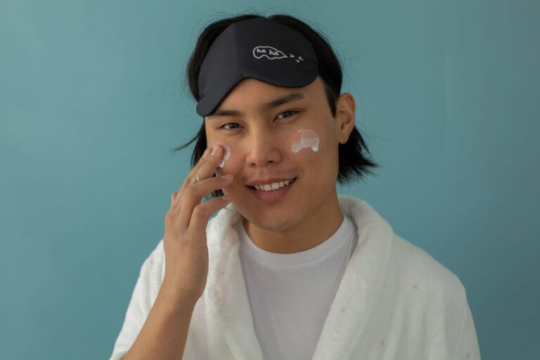 Cuidado Facial Antes de Dormir: Consejos para una Piel Saludable y Radiante